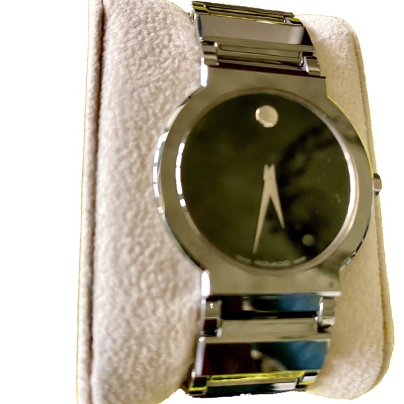 $2,495 Movado Titanium Classic SR - Picture 16 of 16